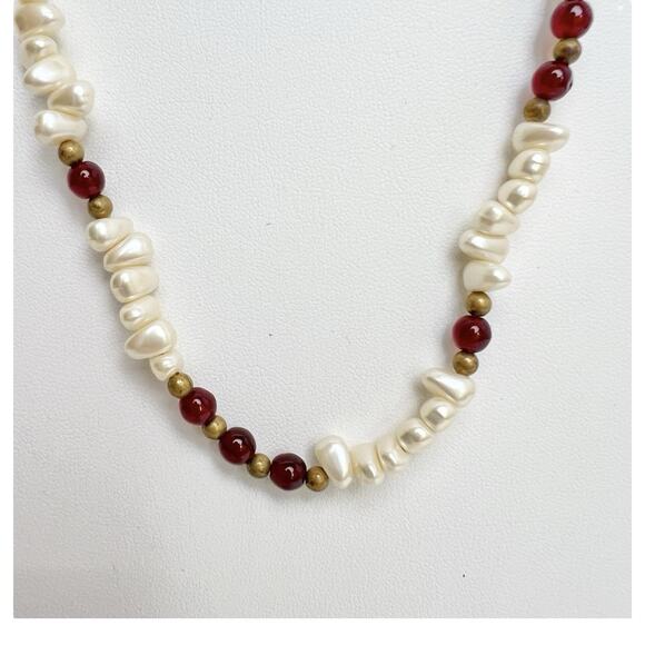 Continuous Beaded Necklace Faux Pearl Gold Tone Red Round Translucent Glass Boho - Picture 2 of 7